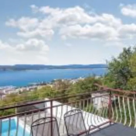 Panorama Apartment *